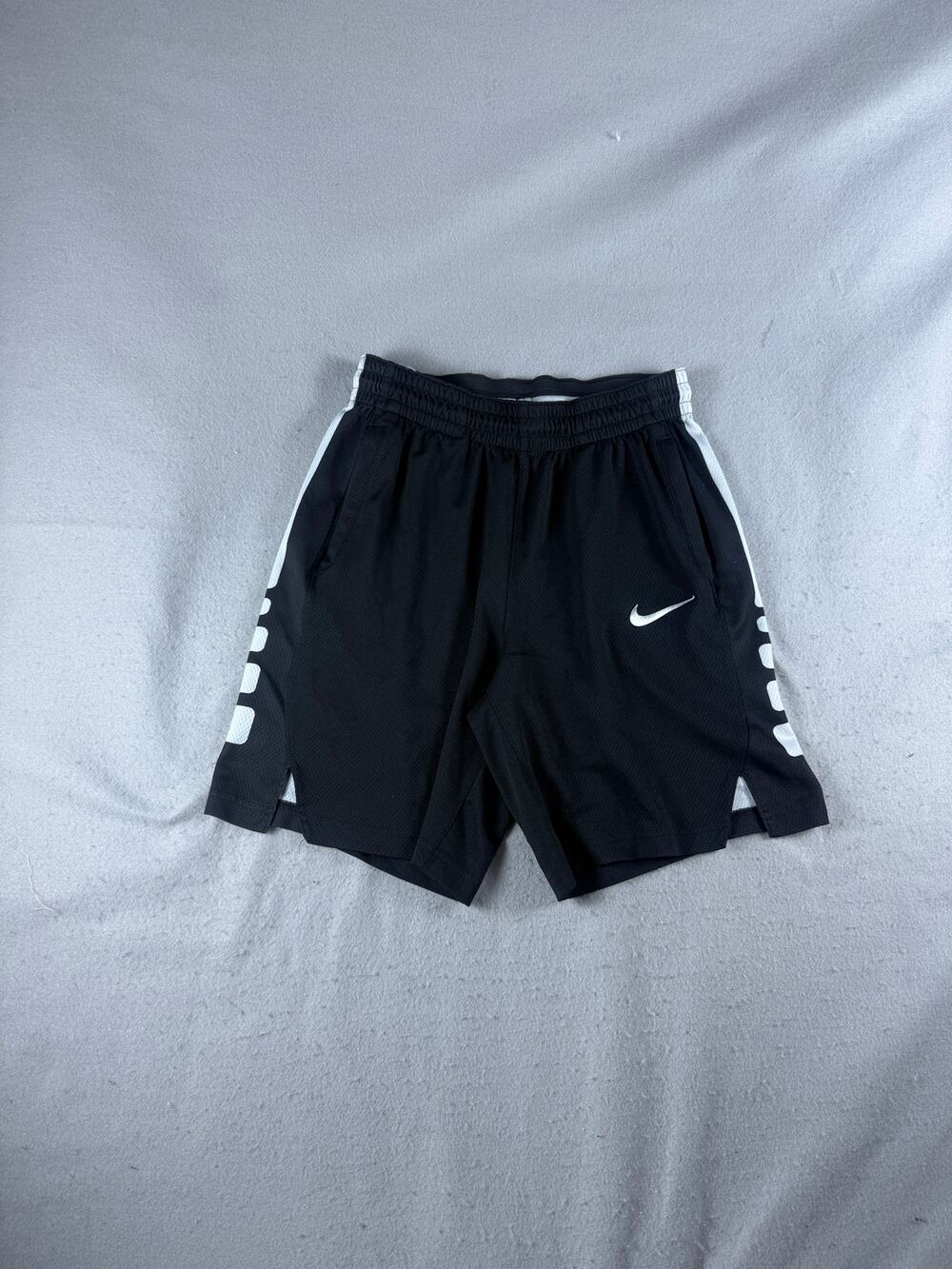 Nike Elite Basketball Shorts Boys S Black White Dri-Fit Athletic Outdoor Sports